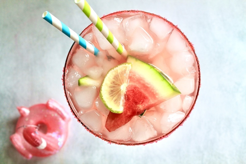 combine tequila juice agavie nectar and lime juice in a glass and stir, 