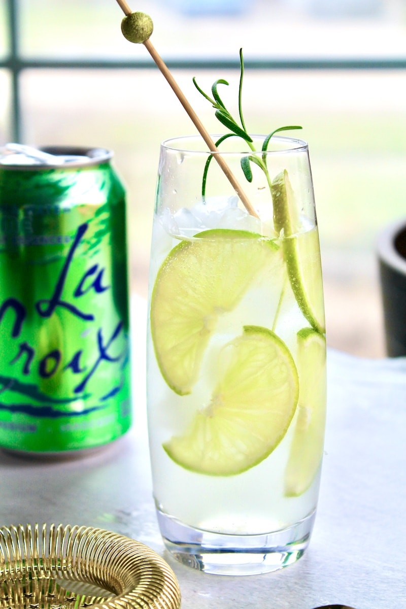 easy lime sparkling water gin rickey