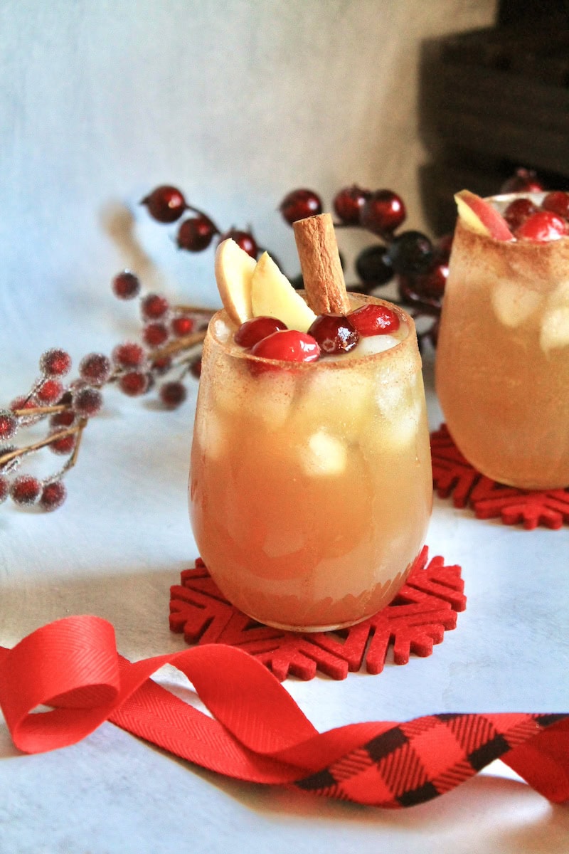 craberry and cinnamon stick bourbon cocktails 
