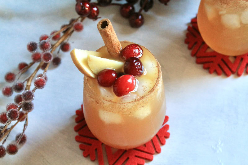 easy bourbon drinks with apple cider for christmas