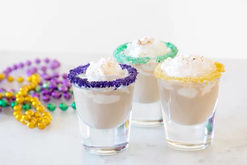 king cake shots easy mardi gras drinks