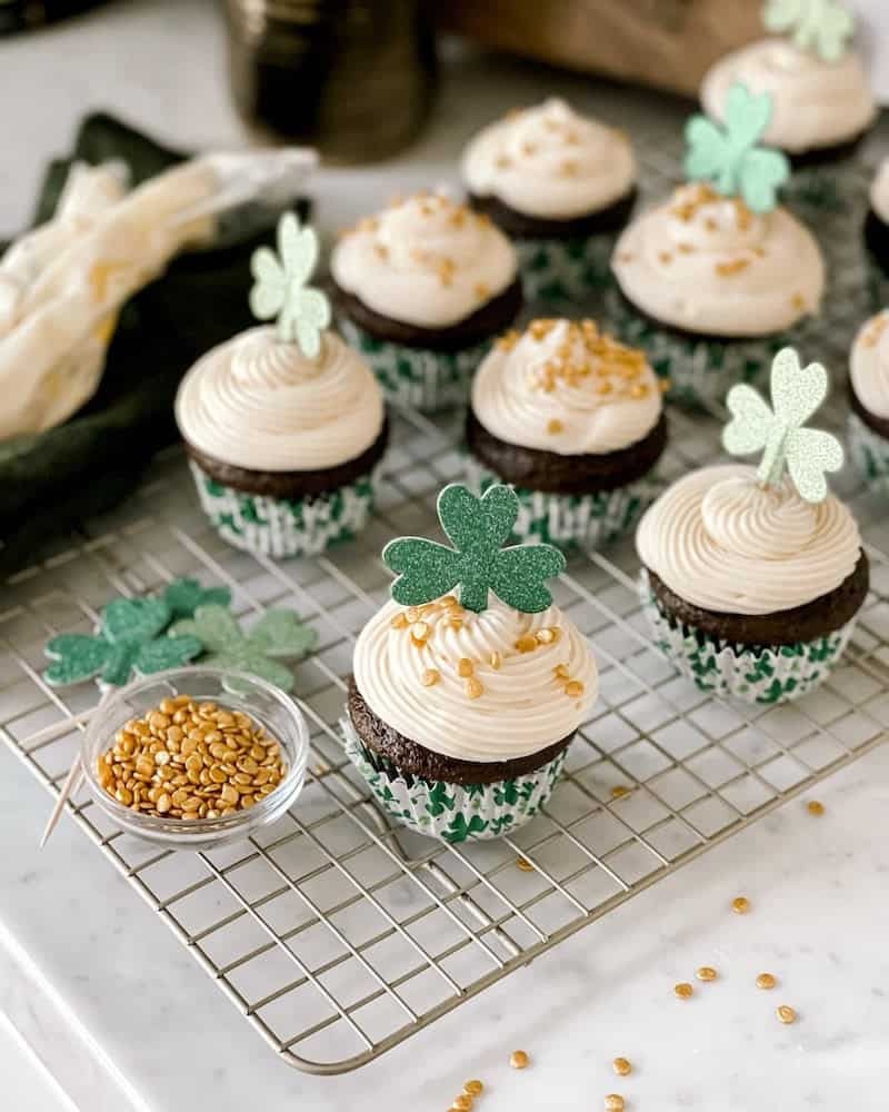 st. patrick's day cupcake ideas