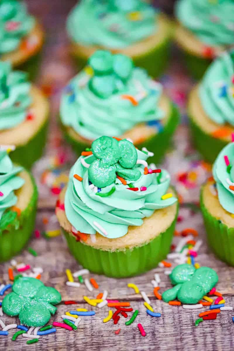 st. patrick's day cupcake ideas