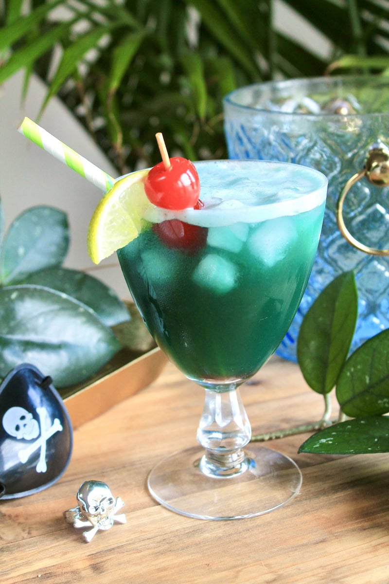 pineapple rum drink