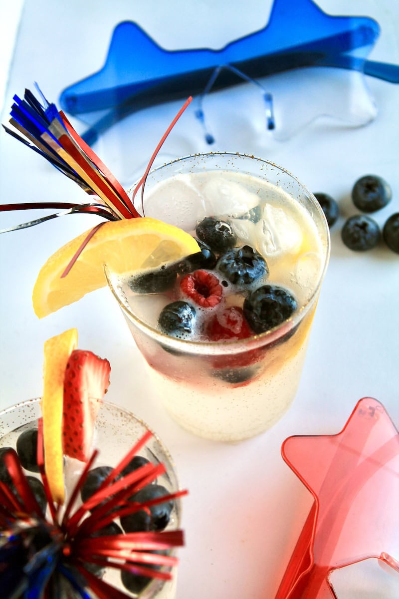 grapefruit vodka soda summer cocktails