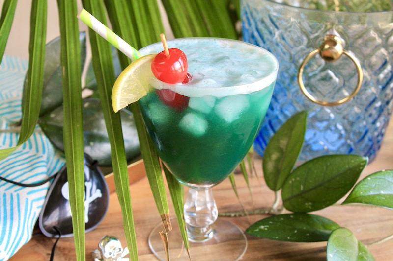 pineapple rum drink