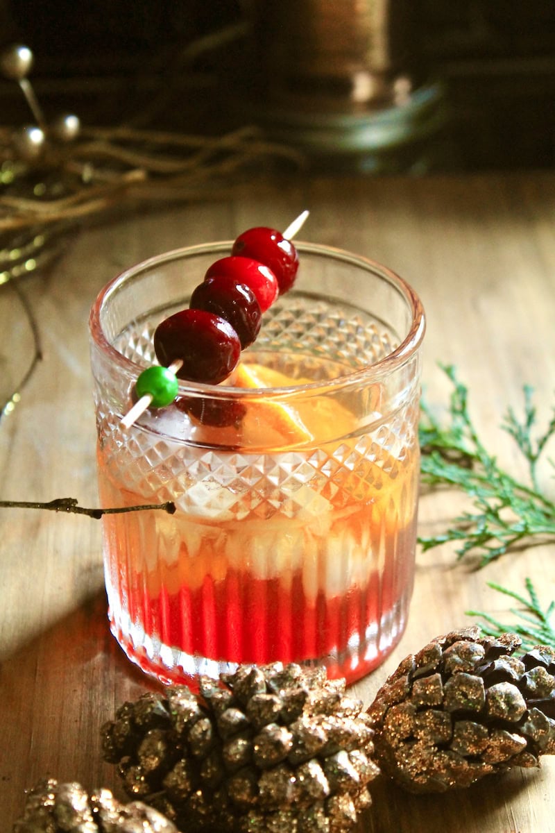 spiced christmas cranberry cocktail with bourbon