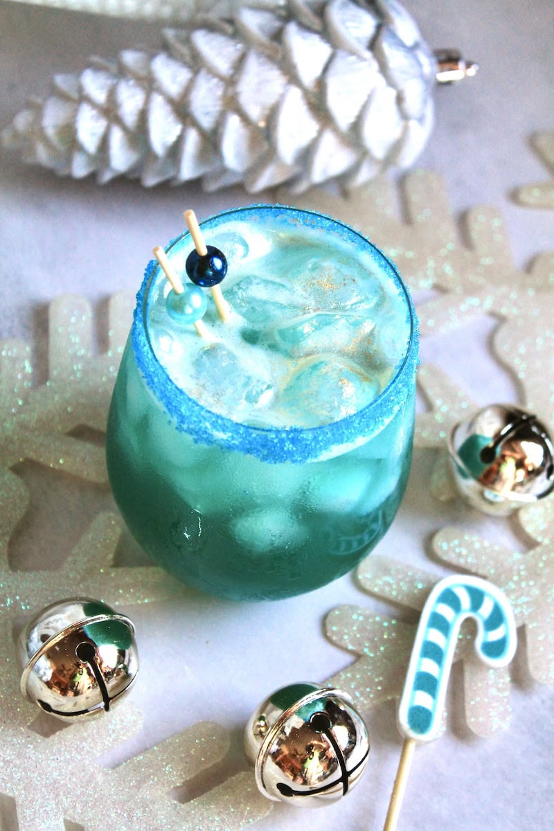 easy blue winter cocktail