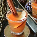hot christmas drinks with apple cider and bourbon
