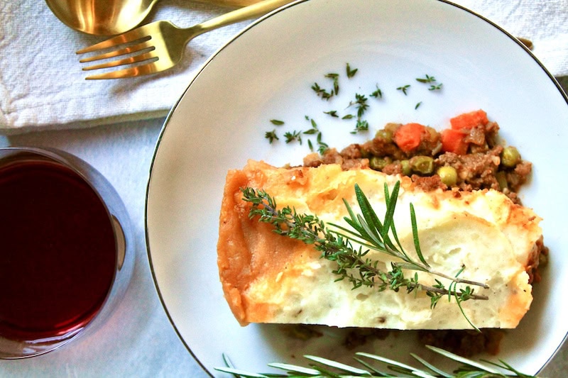 easy ground beef casserole with mashed potatoes