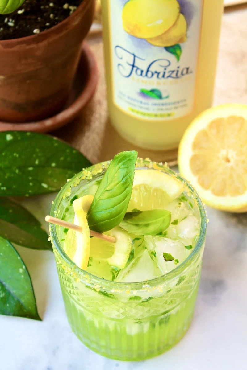 limoncello cocktail with vodka