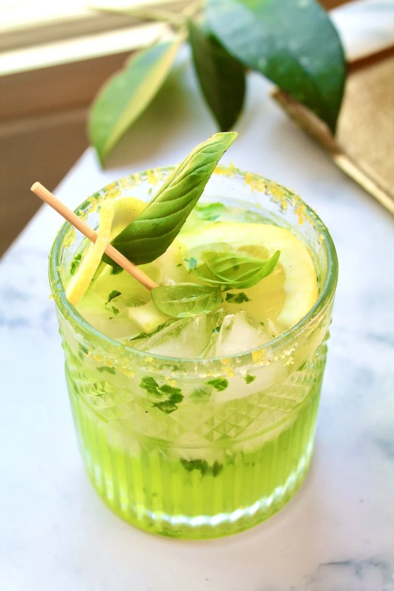 limoncello cocktail with vodka