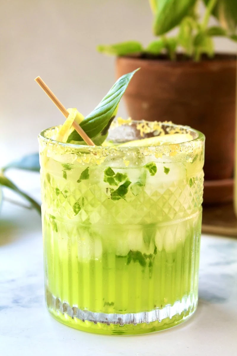 limoncello cocktail with vodka