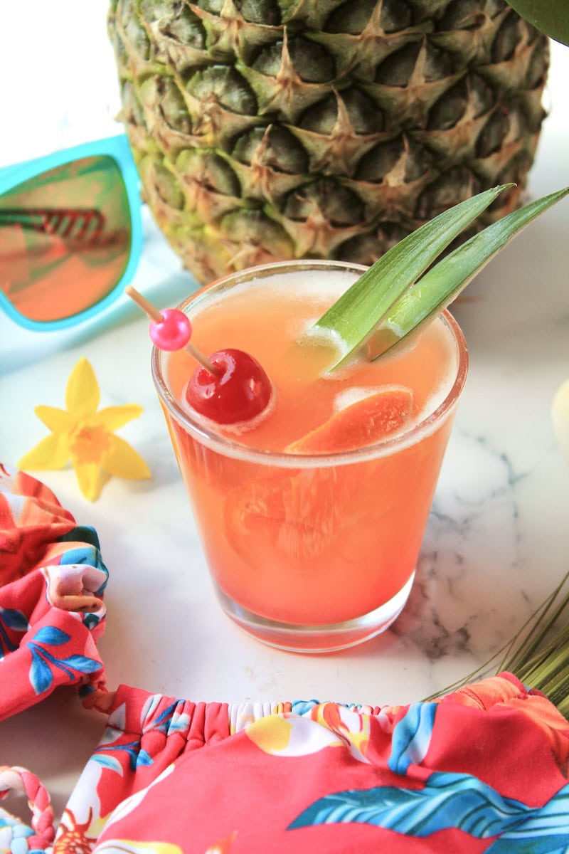 tropical-drinks-with-vodka-summer-martini