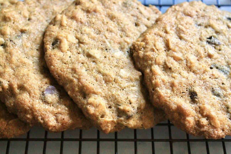easy-crispy-oatmeal-chocolate chip cookies